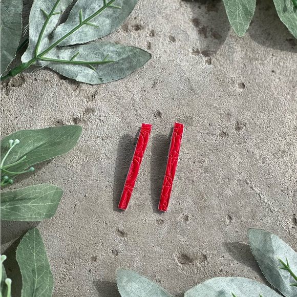 Hair Clips - Picture 3 of 8